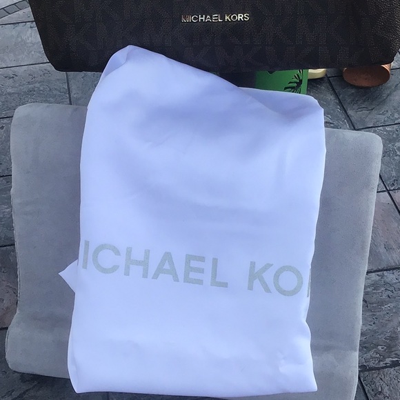 Michael Kors Medium shoulder Bag - Picture 3 of 8